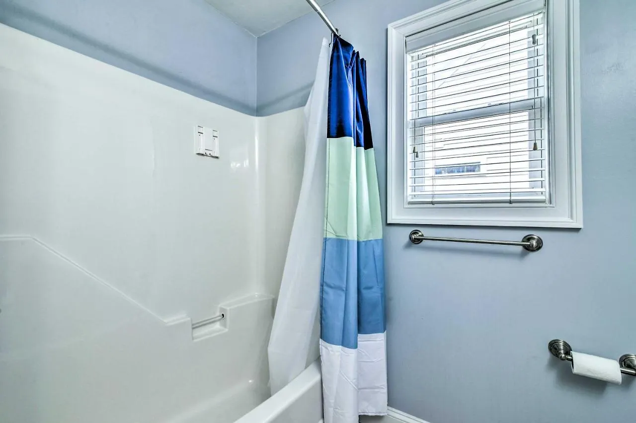 Inviting Norfolk Family Retreat 1 Block To Beach! Villa 0*,  United States