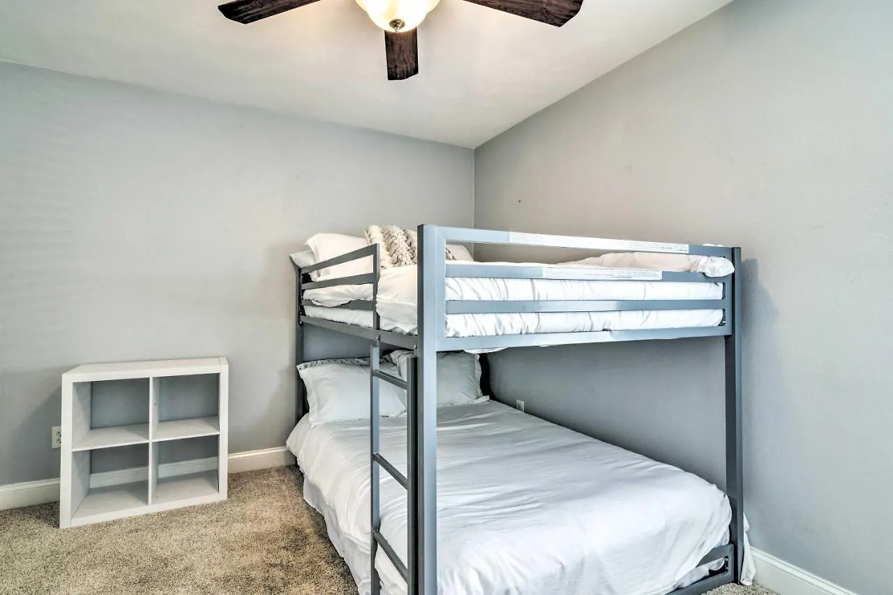 Inviting Norfolk Family Retreat 1 Block To Beach! Villa Estados Unidos