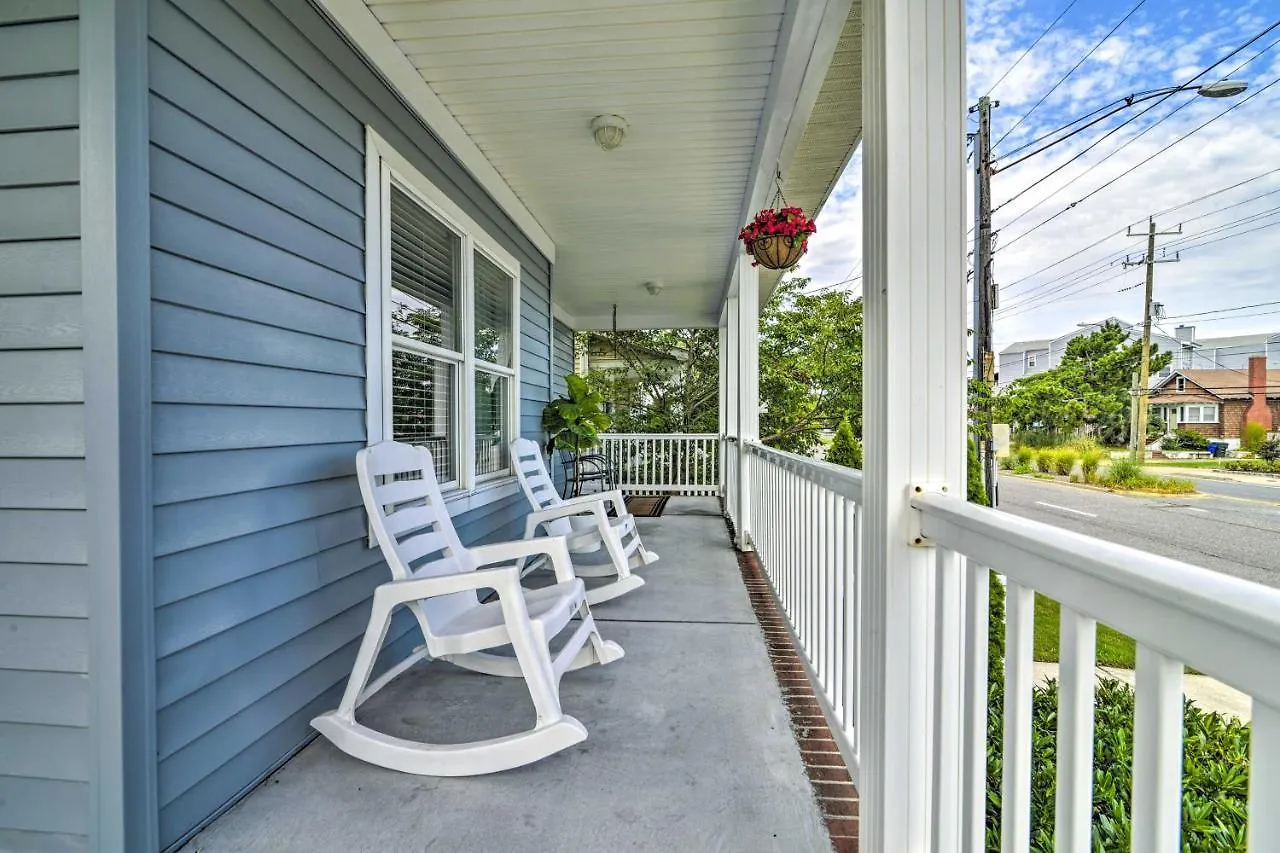 Сasa de vacaciones Inviting Norfolk Family Retreat 1 Block To Beach! Villa