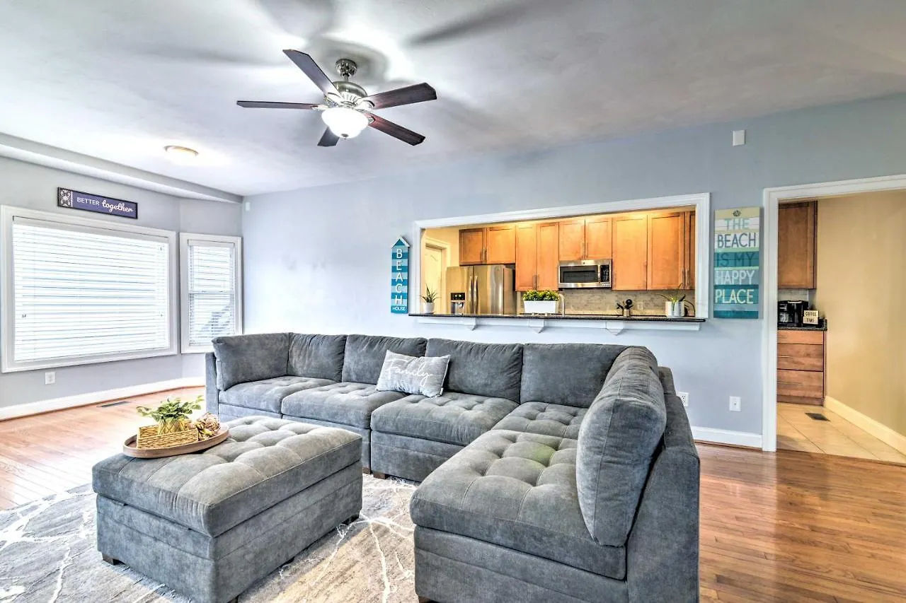 Inviting Norfolk Family Retreat 1 Block To Beach! Villa Estados Unidos