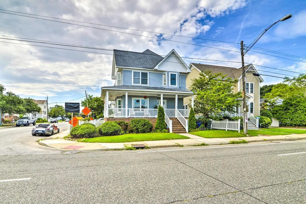 Сasa de vacaciones Inviting Norfolk Family Retreat 1 Block To Beach! Villa